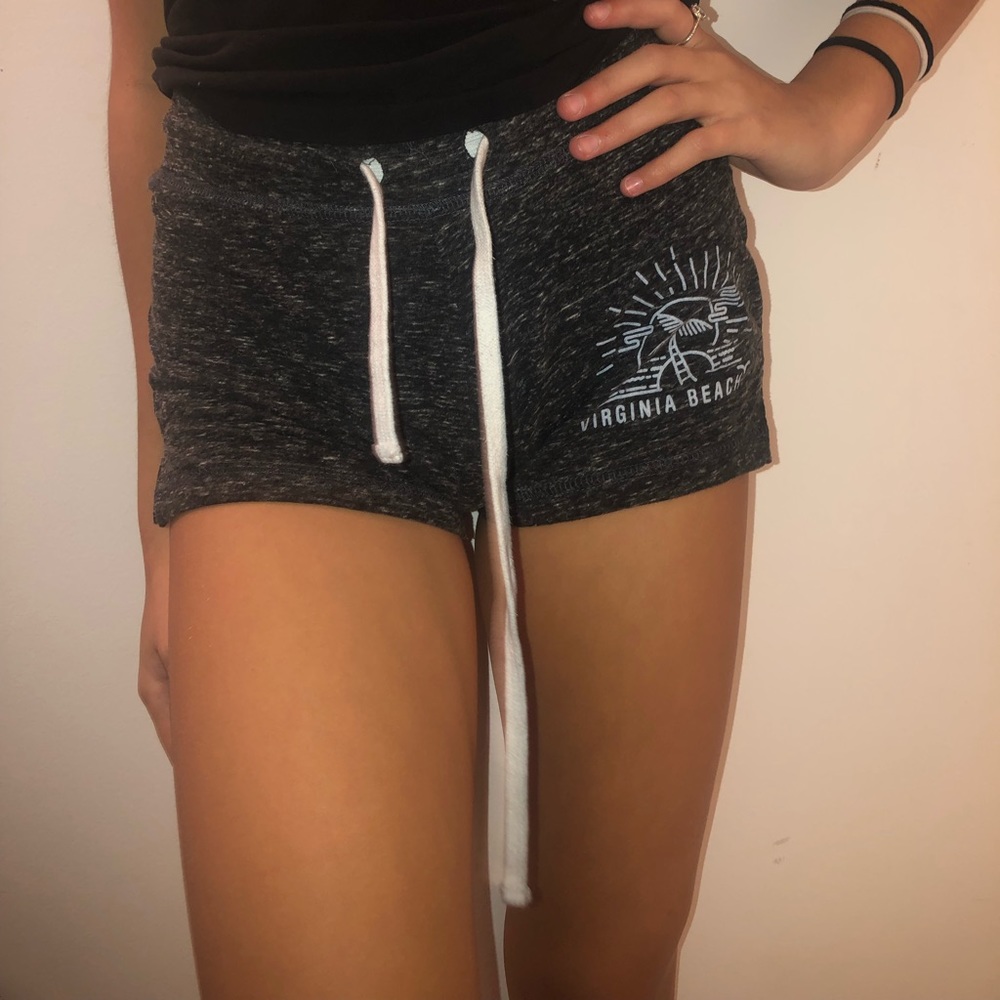 Virginia Beach popular shorts! Size small